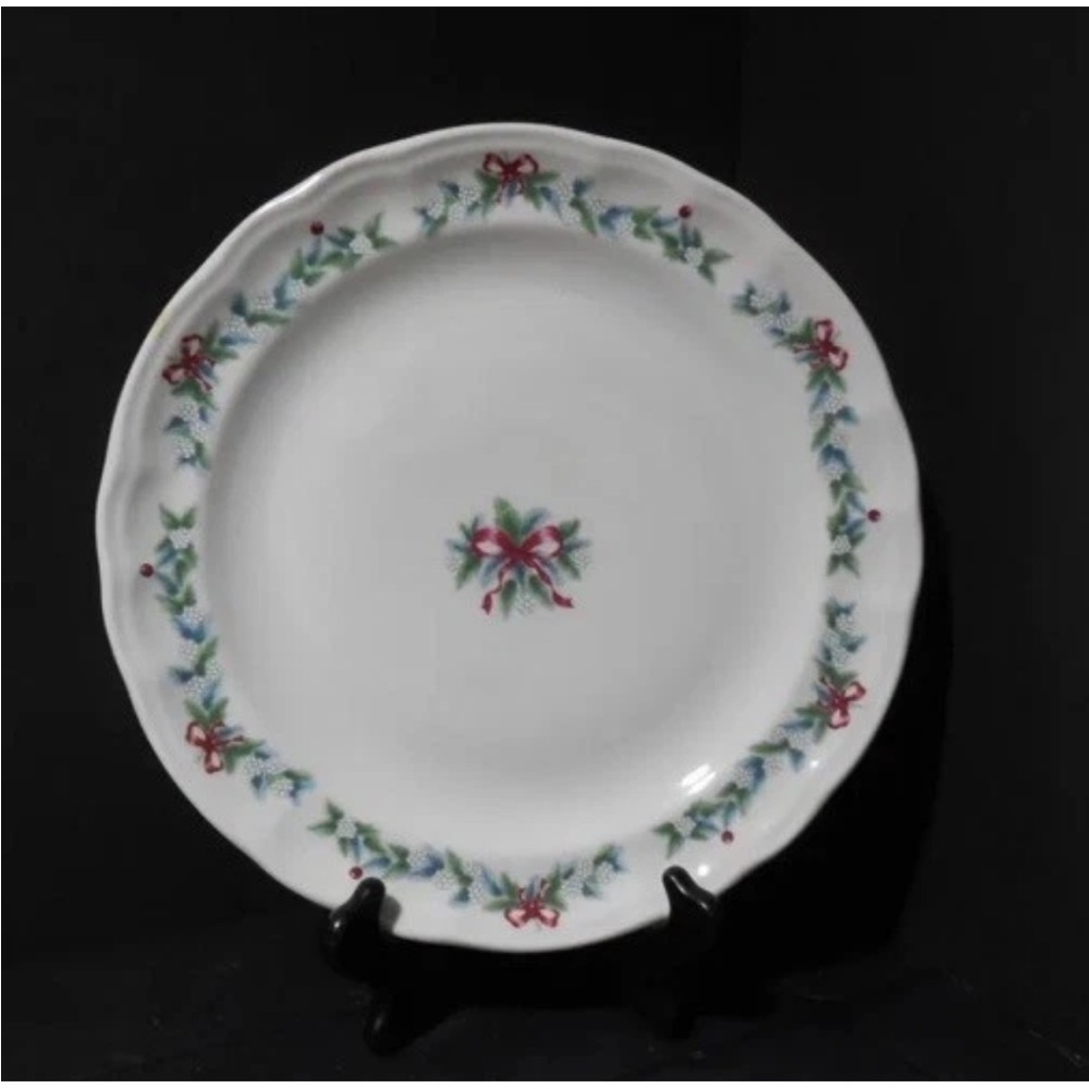 2 Pfaltzgraff Red Ribbon Dinner Plates Holiday Christmas
